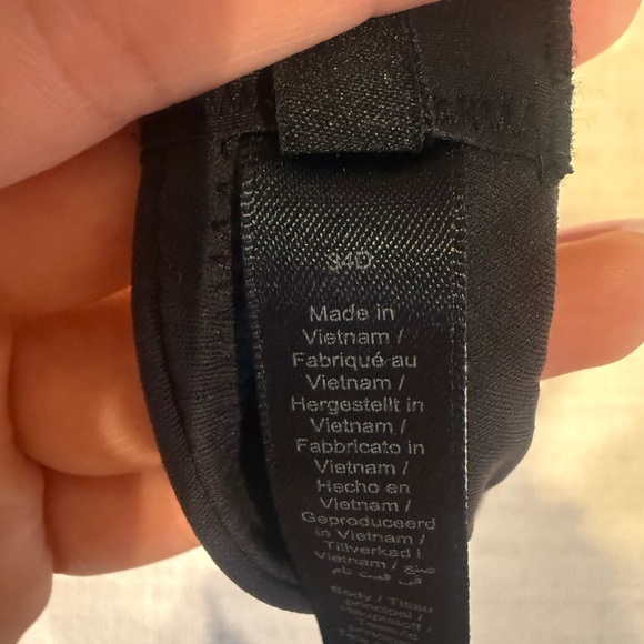 SKIMS Fits Everybody Unlined Demi Bra - Picture 3 of 3